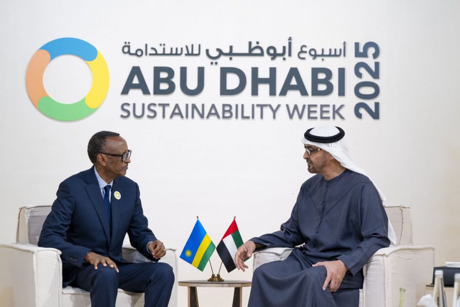 رئيس الدولة يلتقي عدداً من رؤساء الوفود المشاركين في “أسبوع أبوظبي للاستدامة”