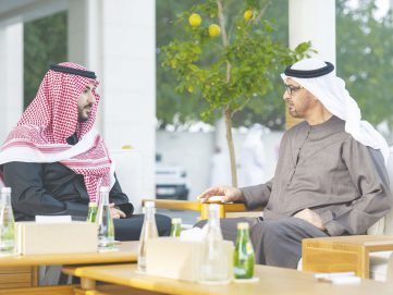 رئيس الدولة يبحث العلاقات الأخوية الراسخة مع وزير دفاع السعودية