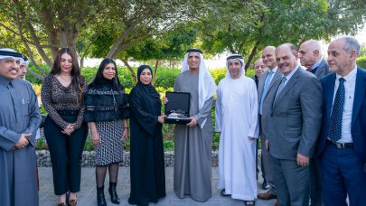 سعود بن صقر يستقبل وفد جمعية الصحفيين وقيادات إعلامية خليجية وعربية ودولية