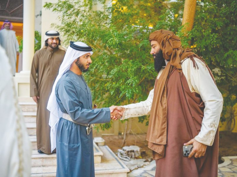 زايد بن حمد يبحث مع وفد ليبي سبل تطوير سباقات الصيد بالصقور