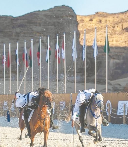 5 فرسان يمثلون “التقاط الأوتاد” في الألعاب الشاطئية الخليجية