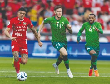 دوري أدنوك للمحترفين.. شباب الأهلي يبتعد بالصدارة