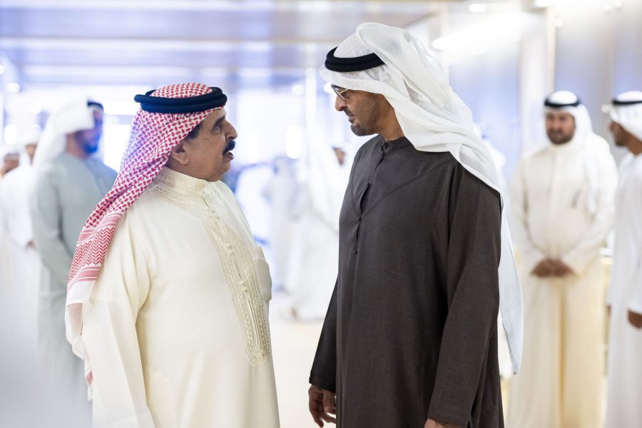 ودعه رئيس الدولة..ملك البحرين يغادر البلاد