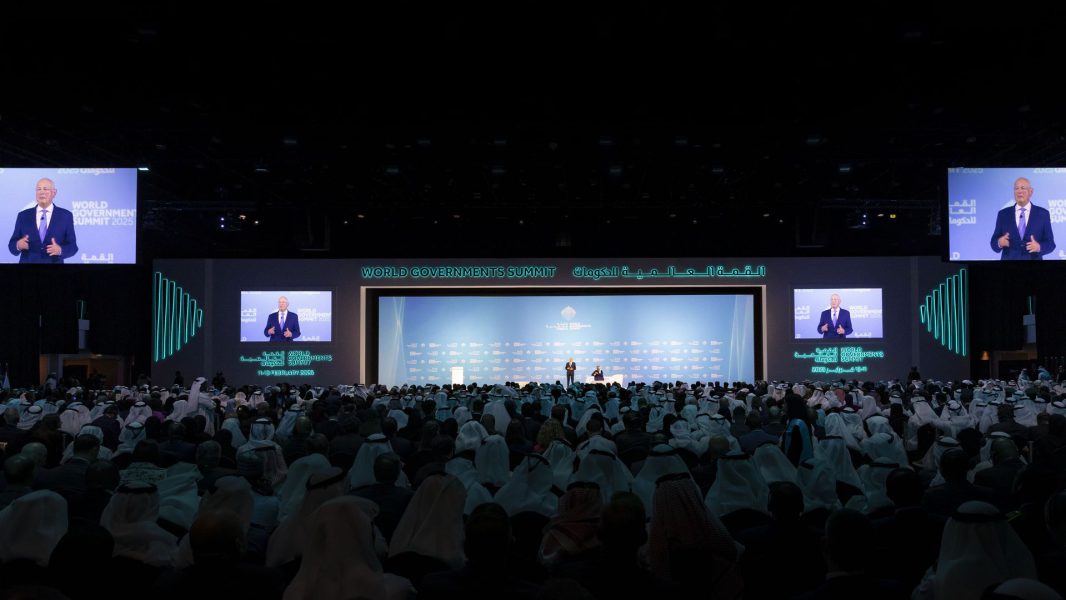 كلاوس شواب يحدد 3 أدوار للحكومات لمواكبة التحول العالمي من عصر الثورة الصناعية إلى “العصر الذكي”