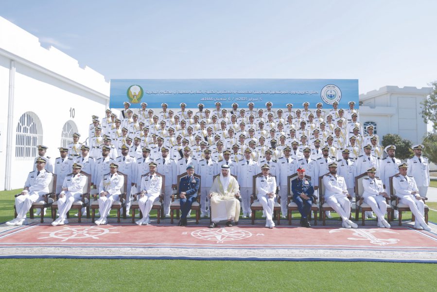 حمدان بن محمد يشهد حفل تخريج الدورة الـ 25 من كلية راشد بن سعيد آل مكتوم البحرية