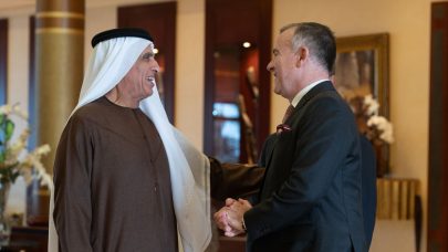 سعود بن صقر يستقبل الرئيس التنفيذي لمجموعة “أكور”