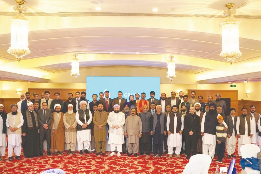 “حكماء المسلمين” ينظم إفطارا جماعيا لقادة ورموز الأديان في باكستان