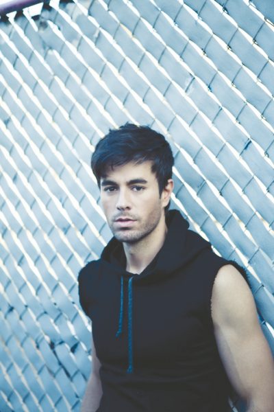 النجم العالمي”إنريكي إغليسياس” يُشعل المسرح بعرض حي لا يُنسى في ريكسوس راداميس شرم الشيخ