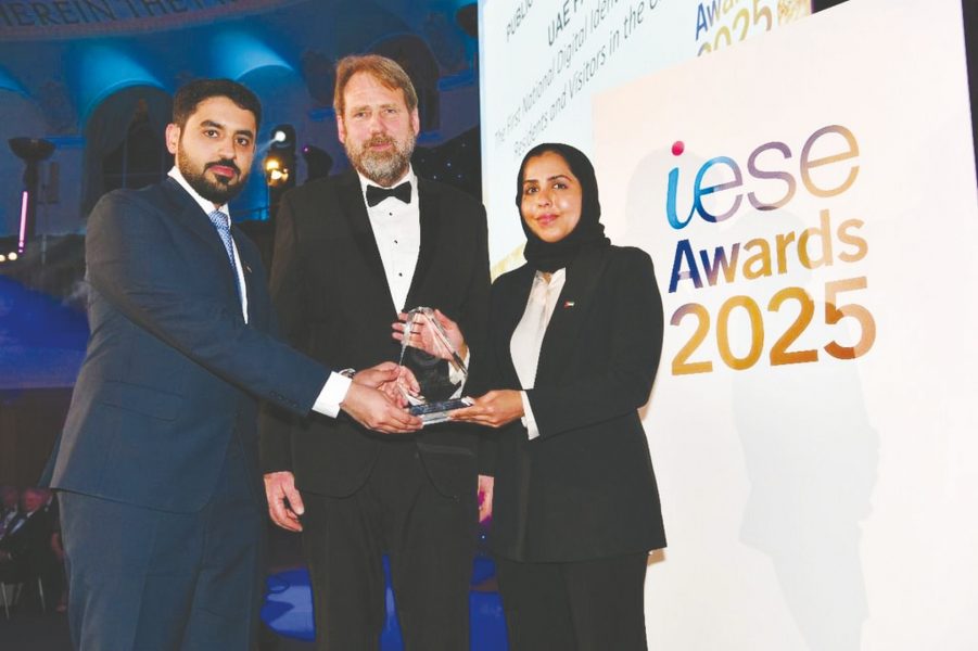 UAE PASS تحصد الجائزة الذهبية في جوائز التحول الحكومي الدولية في لندن