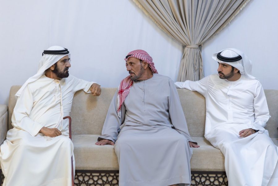 محمد بن راشد يقدم واجب العزاء في وفاة عبدالله بن ضاحي العميمي