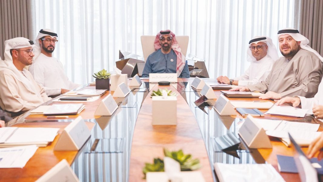 طحنون بن زايد يترأس اجتماع مجلس إدارة “القابضة”ADQ