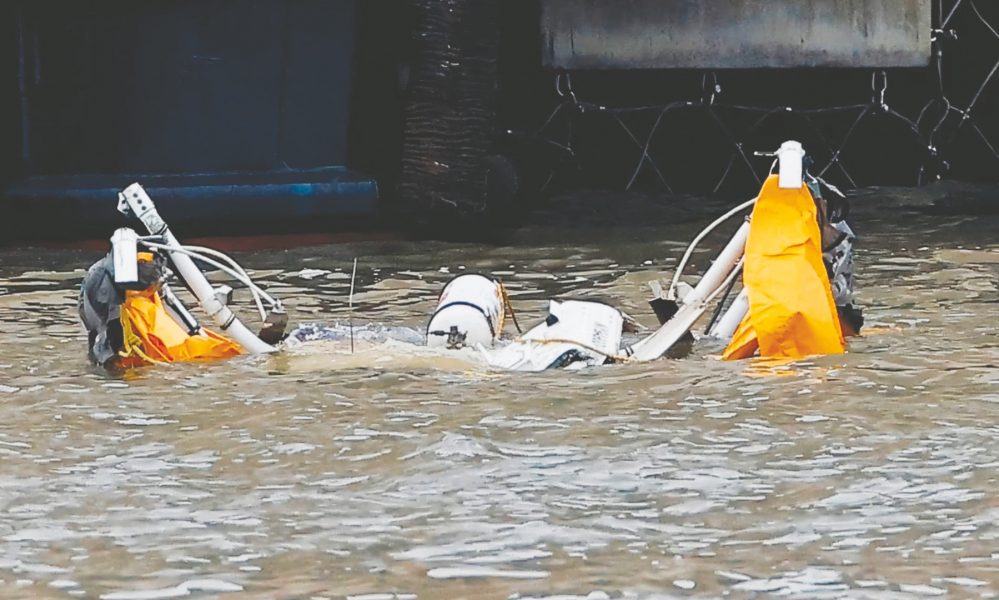 6 قتلى في تحطم مروحية سياحية في نيويورك