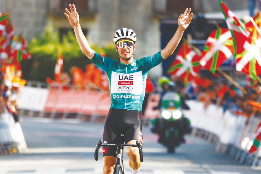 “الإمارات للدراجات” يتصدر التصنيف العام في سباق بتزوليا باسك كونتري