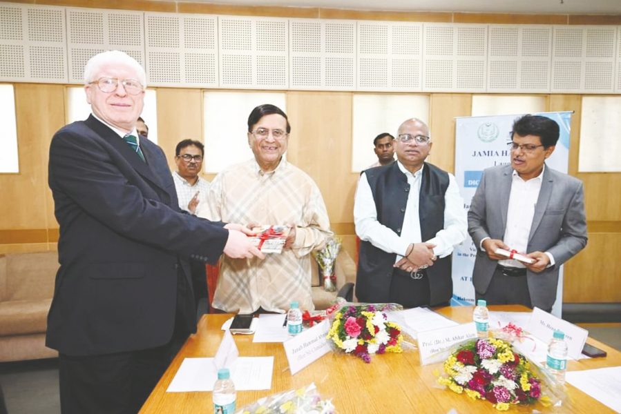 مركز جمعة الماجد يتعاون مع جامعة همدرد لافتتاح مختبر رقمنة المخطوطات بنيودلهي