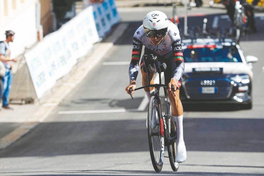 “الإمارات للدراجات” يحرز المركز الثاني في افتتاح طواف رومندي