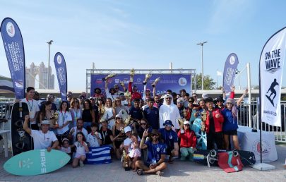 تتويج الفائزين في بطولة الإمارات للتزلج على الماء