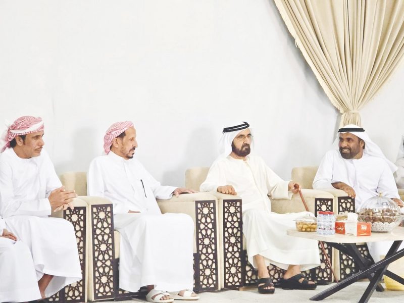 محمد بن راشد يقدّم واجب العزاء في وفاة مبارك سعيد مرخان