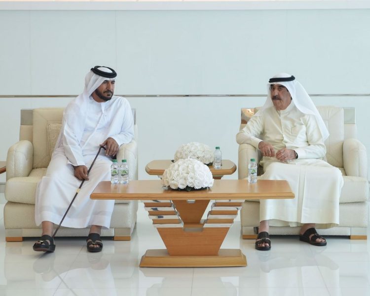 حاكم أم القيوين يتقبل التعازي من الشيوخ والمواطنين والمقيمين فى وفاة والدته الشيخة حصة بنت حميد بن عبدالرحمن الشامسي