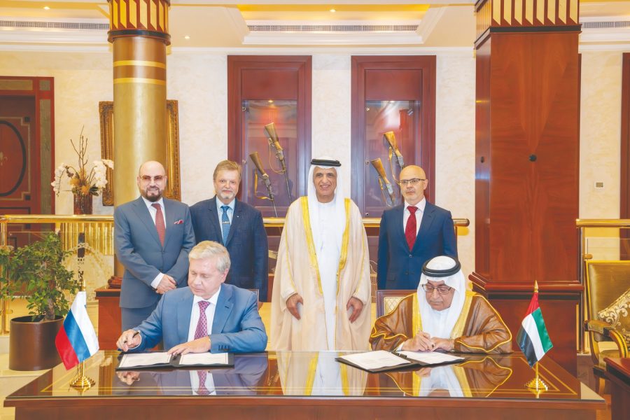 سعود بن صقر يشهد توقيع اتفاقية بين حكومتي رأس الخيمة و مدينة موسكو