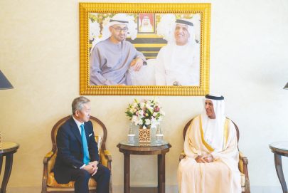 سعود بن صقر يستقبل السفير الصيني