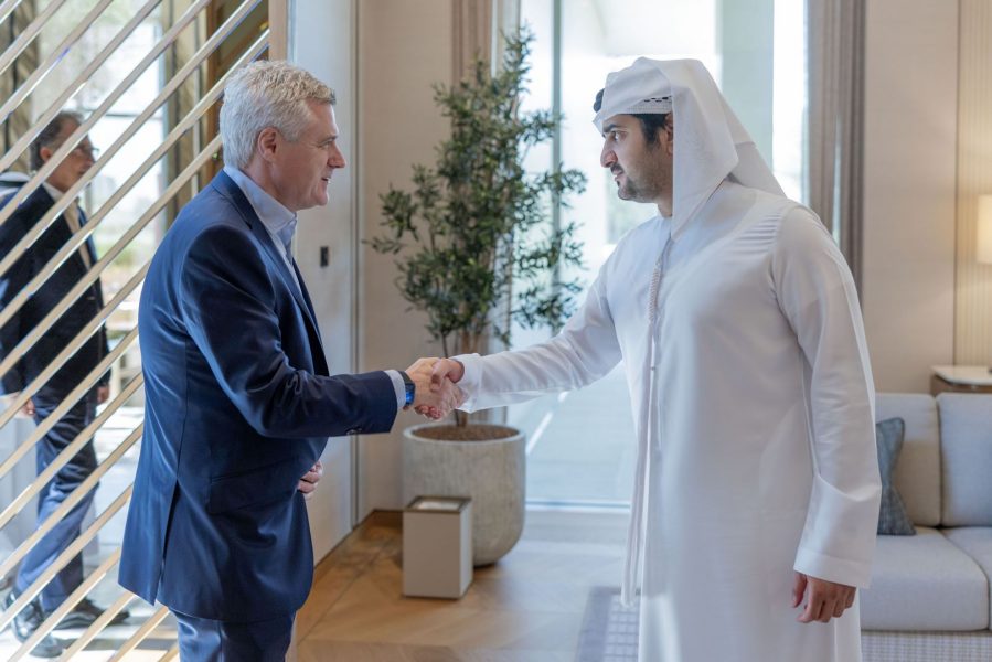 مكتوم بن محمد يستقبل الرئيس التنفيذي لمجموعة (WPP) العالمية