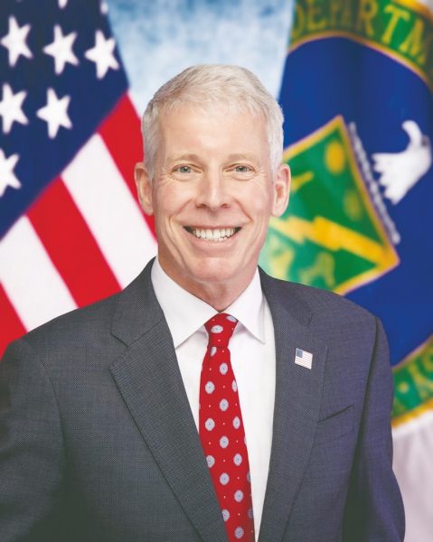 الإمارات تستقبل وزير الطاقة الأمريكي في أولى زياراته الخارجية