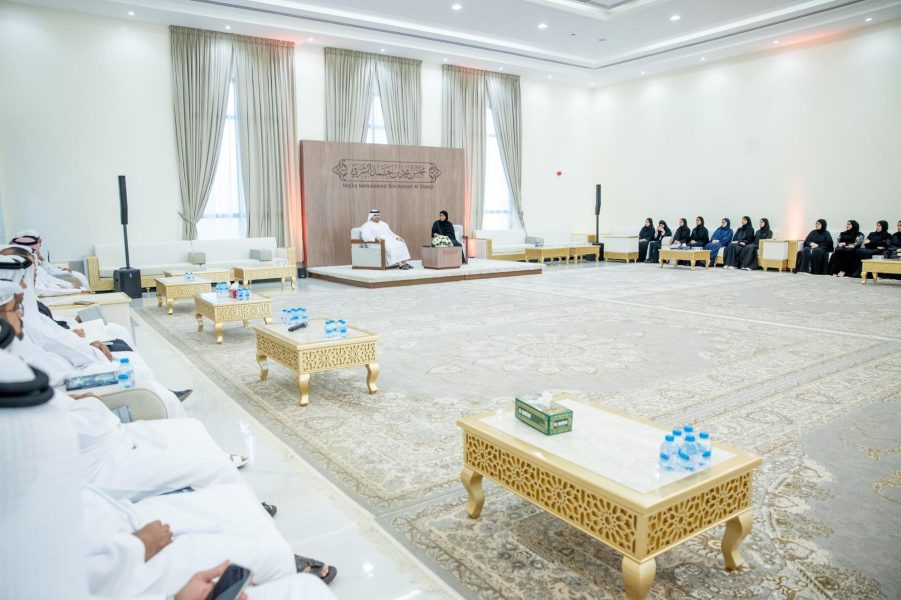 “مجلس محمد بن حمد الشرقي” يناقش مفاهيم الذكاء الاصطناعي وتأثيراته المجتمعية