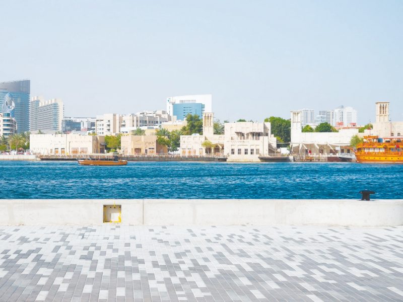 بلدية دبي تنجز تطوير الرصيف البحري لخور دبي من جهة ديرة