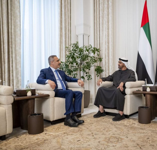 رئيس الدولة يبحث مع وزير الخارجية التركي العلاقات الإستراتيجية بين البلدين