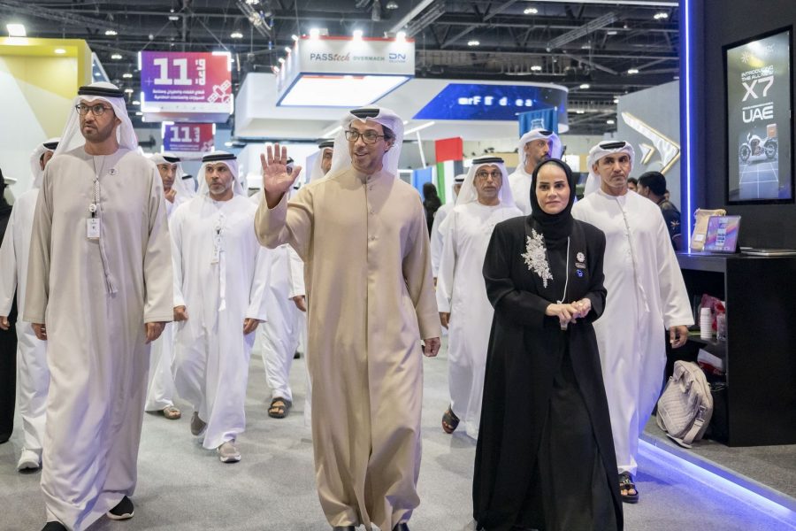 منصور بن زايد: دعم القطاع الصناعي الوطني أولوية إستراتيجية للدولة