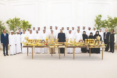 رئيس الدولة يستقبل فريق هجن الرئاسة ويطلع على أهم إنجازاته