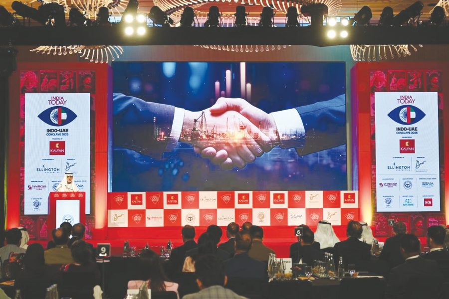 نهيان بن مبارك يفتتح مؤتمر “الإمارات والهند: شركاء في التقدم 2025” بدبي