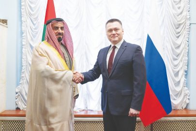 سيف بن زايد يلتقي في موسكو المدعي العام الروسي