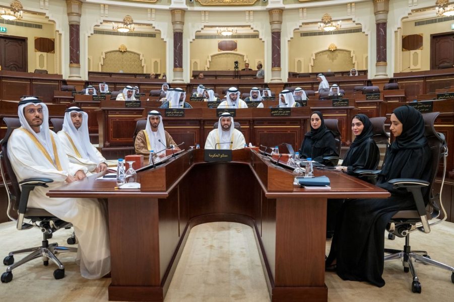 “استشاري الشارقة” يؤكد دعمه لخطط تطوير المطار
