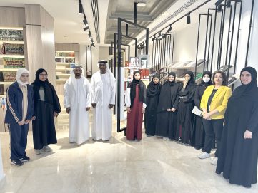 في إطار عام المجتمع: ورش مشتركة بين مكتبة زايد ومركز سالم بن حم لتعزيز وعي الطلبة