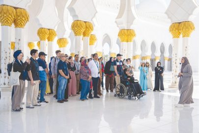 جامع الشيخ زايد الكبير في أبوظبي.. الوجهة الدينية الثقافية السياحية الأولى خلال إجازة العيد