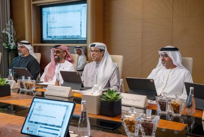 بحضور منصور بن زايد وخالد بن محمد بن زايد.. طحنون بن زايد يترأس اجتماع مجلس الشؤون الاستثمارية