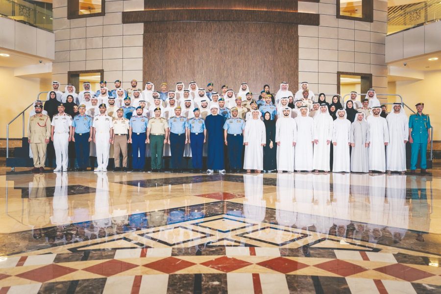 عبدالله بن زايد يستقبل وفد منتسبي دورة الدفاع الوطني الـ 12