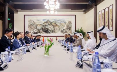 الإمارات والصين تبحثان التعاون في مجالات الصناعة والطاقة والبنية التحتية