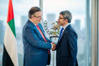 عبدالله بن زايد يلتقي وزير الاقتصاد المكسيكي