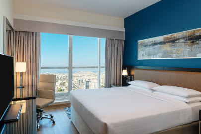 استمتعوا بتجربة إقامة صيفية راقية في فندق فور بوينتس باي شيراتون شارع الشيخ زايد