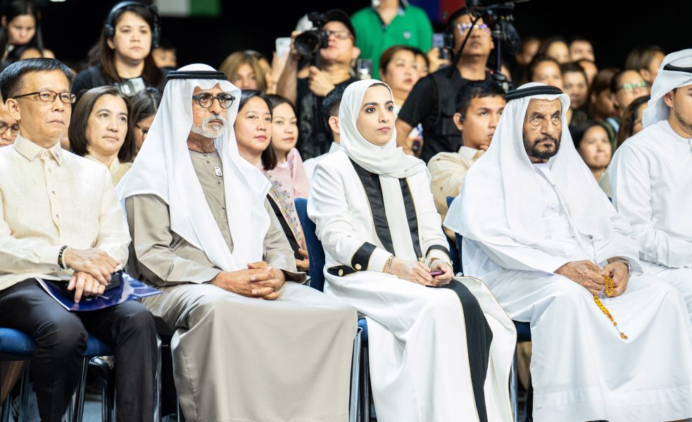 بحضور أكثر من 40 ألف شخص من أبناء الجالية الفلبينية بالدولة.. نهيان بن مبارك يشهد احتفالاً جماهيرياً بمناسبة مرور 127 عاماً على استقلال الفلبين