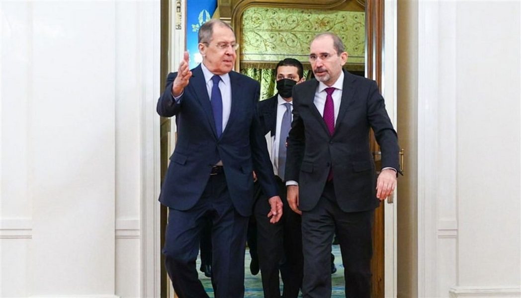 لافروف والصفدي يبحثان في موسكو حل أزمة غزة