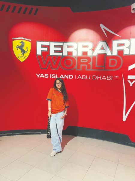 “أمنية” تُحقّق حلم الطفلة عائشة في تجربة استثنائية بعالم فيراري أبوظبي