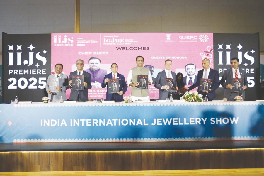 شري راهول نارويكار يفتتح معرض الهند الدولي للمجوهرات بريميير 2025 في مركز المؤتمرات العالمي