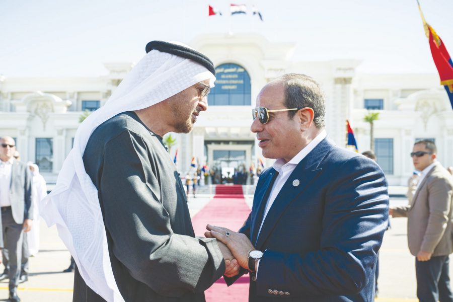 رئيس الدولة يغادر العلمين في ختام زيارة أخوية إلى مصر