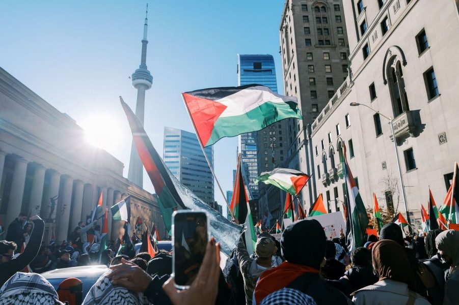 بريطانيا وأستراليا وكندا تعترف رسمياً بدولة فلسطين