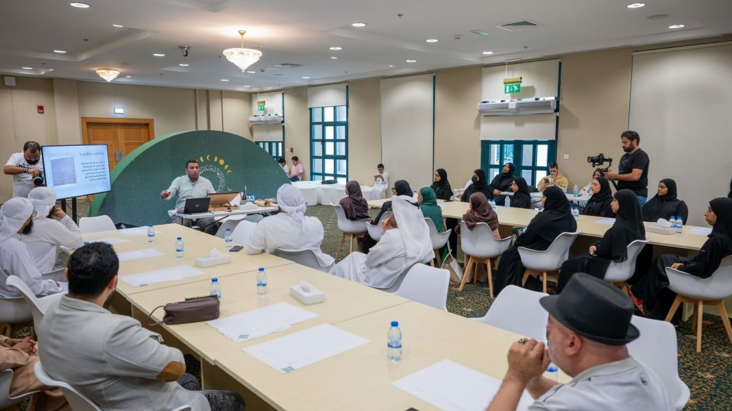 “فضاءاتُ الحرف.. ورحلةُ المُحَقّق” ورشتان تستعرضان أصالة الخط العربي في مهرجان البدر