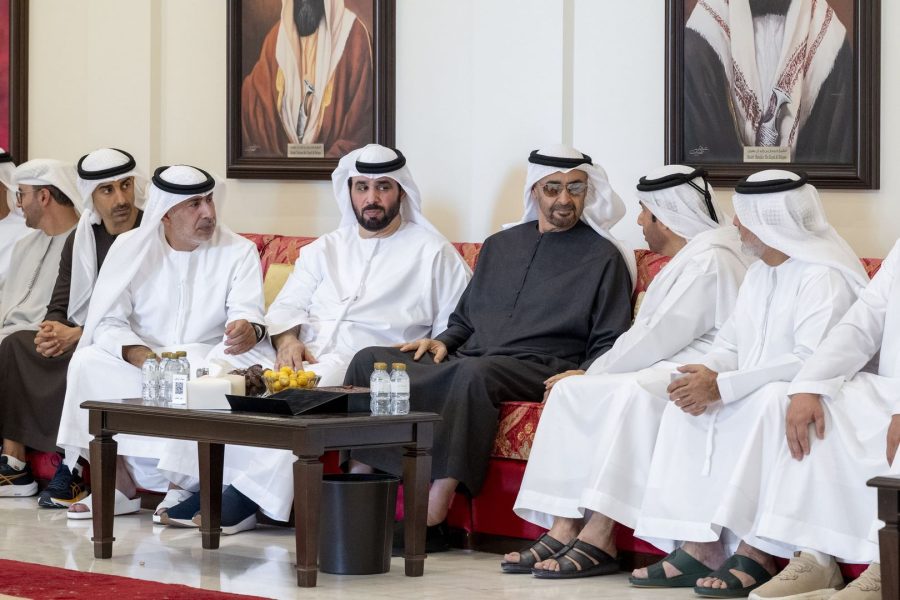 رئيس الدولة يعزي في وفاة والدة اللواء أحمد الريسي