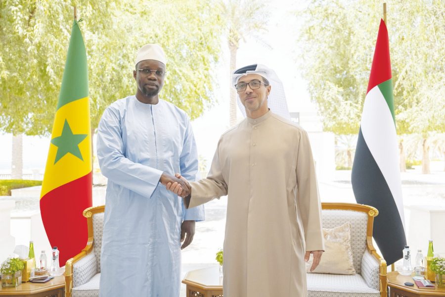 منصور بن زايد يستقبل رئيس وزراء السنغال ويبحثان تعزيز التعاون الثنائي